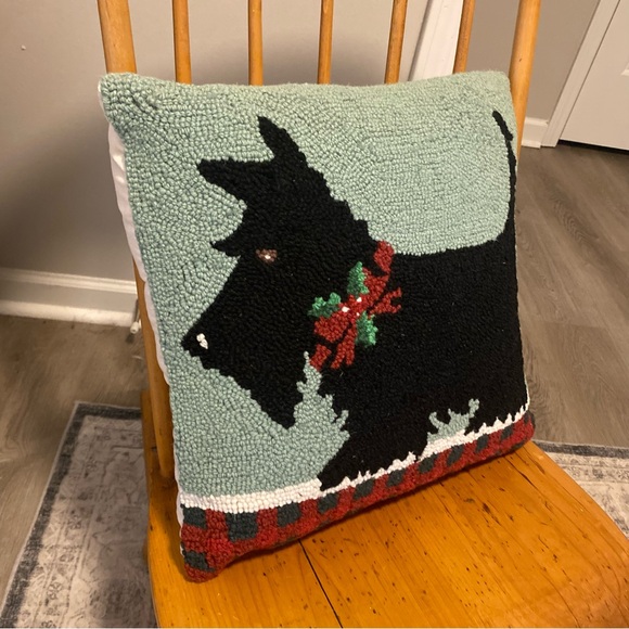 *SOLD* Wool Hooked Black Scottie Dog Holly Holiday Decorative Pillow 16" x 16" - Picture 3 of 4